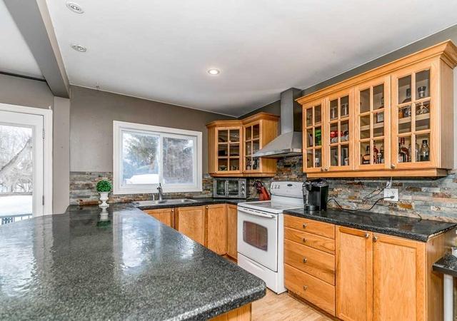 226 Foster Dr, House detached with 2 bedrooms, 1 bathrooms and 6 parking in Barrie ON | Image 28