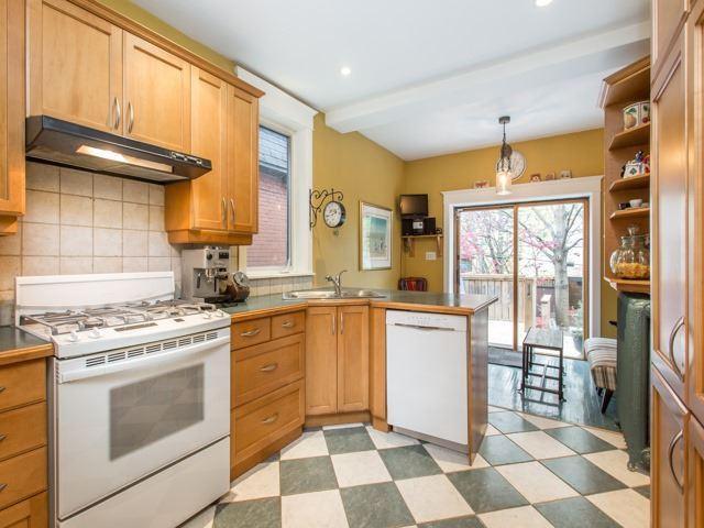 38 Alberta Ave, House semidetached with 5 bedrooms, 2 bathrooms and 1 parking in Toronto ON | Image 6