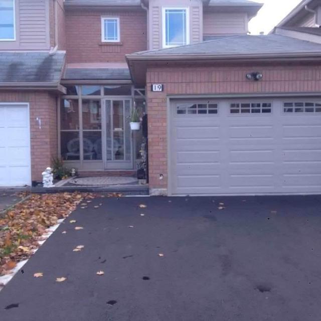 19 Wooliston Bsmt Cres, House attached with 1 bedrooms, 1 bathrooms and 1 parking in Brampton ON | Image 1