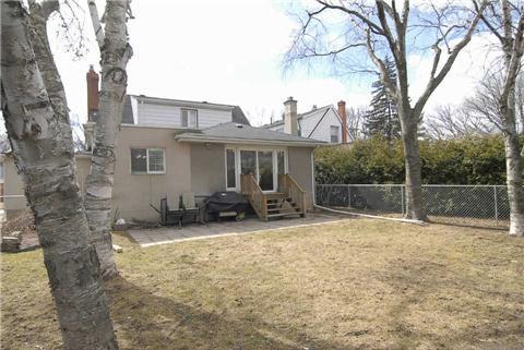 4 Elmview Crt, House detached with 3 bedrooms, 2 bathrooms and 3 parking in Toronto ON | Image 19