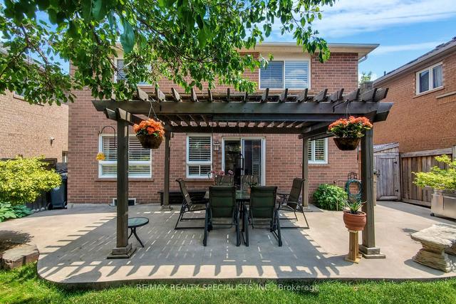 100 Mccrimmon Dr, House detached with 4 bedrooms, 3 bathrooms and 4 parking in Brampton ON | Image 17