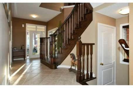 4758 Deforest Cres, House detached with 4 bedrooms, 3 bathrooms and 2 parking in Burlington ON | Image 2