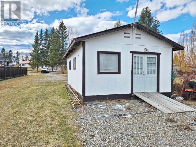 982 Maple Heights Road, House other with 2 bedrooms, 1 bathrooms and null parking in Cariboo A BC | Image 4
