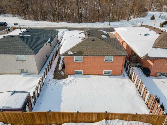 201 Bow Valley Dr, House detached with 3 bedrooms, 2 bathrooms and 3 parking in Hamilton ON | Image 27