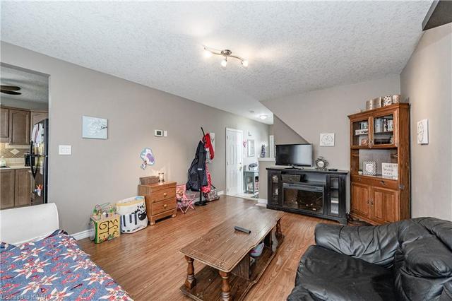 7 - 972 Strasburg Road, House attached with 3 bedrooms, 1 bathrooms and 2 parking in Kitchener ON | Image 4