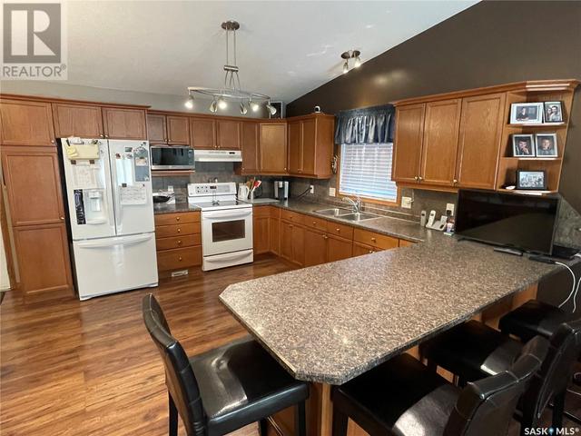 3322 37th Street W, House detached with 4 bedrooms, 3 bathrooms and null parking in Saskatoon SK | Image 8
