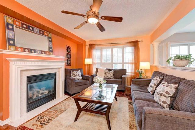 32 Bonistel Cres, House detached with 4 bedrooms, 3 bathrooms and 4 parking in Brampton ON | Image 7