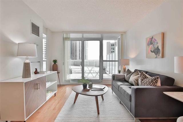 404 - 208 Queens Quay W, Condo with 1 bedrooms, 2 bathrooms and 1 parking in Toronto ON | Image 1