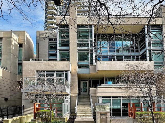 210 - 21 Olive Ave, Townhouse with 2 bedrooms, 3 bathrooms and 1 parking in Toronto ON | Image 1