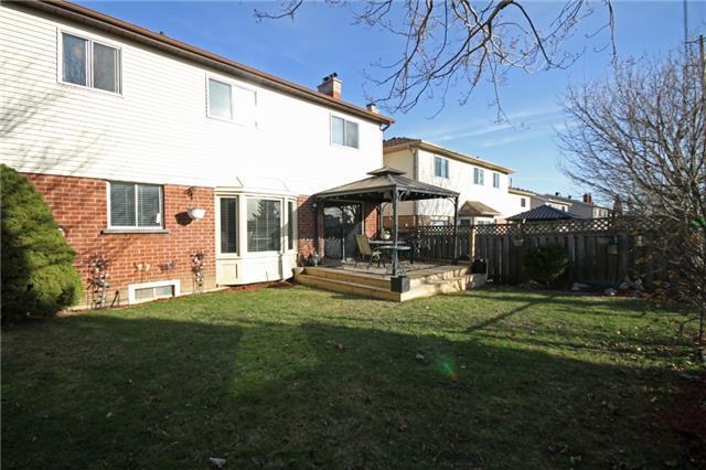 896 Lavis Crt, House detached with 4 bedrooms, 3 bathrooms and 4 parking in Oshawa ON | Image 19