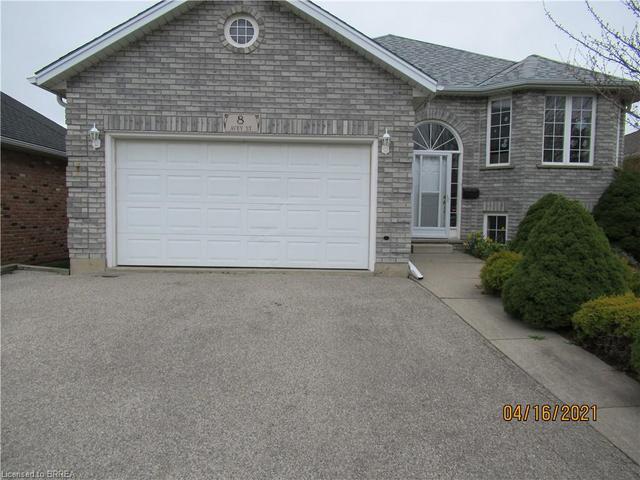 8 Avey Street, House detached with 3 bedrooms, 2 bathrooms and 4 parking in Brantford ON | Image 3