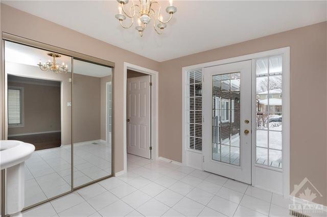 111 Pinetrail Crescent, House detached with 4 bedrooms, 4 bathrooms and 6 parking in Ottawa ON | Image 3