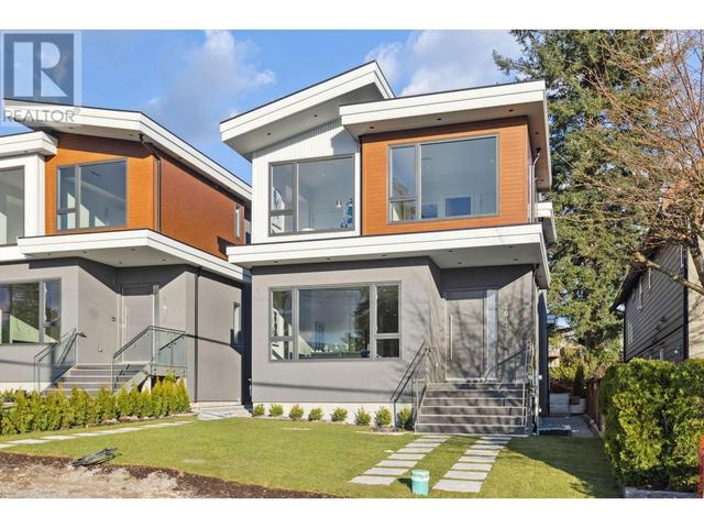 2644 Chesterfield Avenue, House detached with 6 bedrooms, 6 bathrooms and 2 parking in North Vancouver BC | Image 24