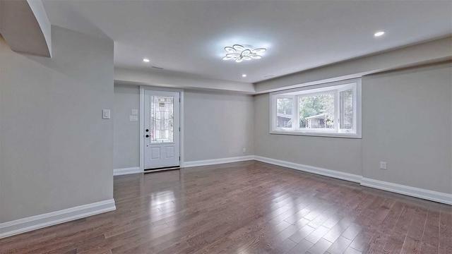 35 Lyncroft Dr, House detached with 3 bedrooms, 5 bathrooms and 3 parking in Toronto ON | Image 12