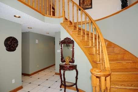 6891 Hickling Cres, House detached with 4 bedrooms, 4 bathrooms and 4 parking in Mississauga ON | Image 2