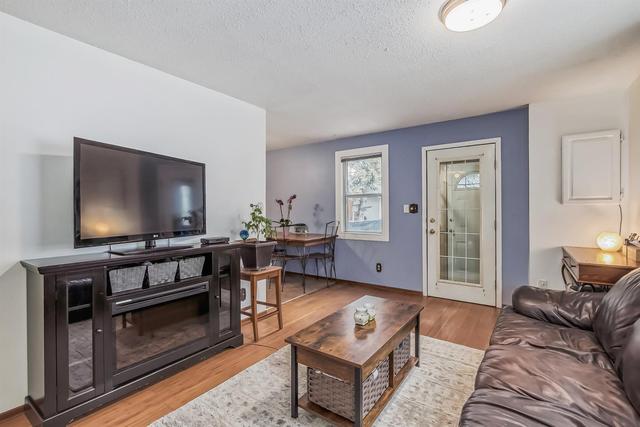 2018 41 Street Se, House detached with 2 bedrooms, 1 bathrooms and 3 parking in Calgary AB | Image 2