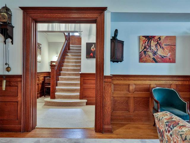 11 Lamport Ave, House detached with 5 bedrooms, 4 bathrooms and 6 parking in Toronto ON | Image 4
