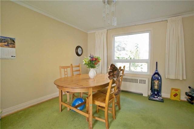 32 Sunnylea Ave E, House detached with 3 bedrooms, 1 bathrooms and 2 parking in Toronto ON | Image 7