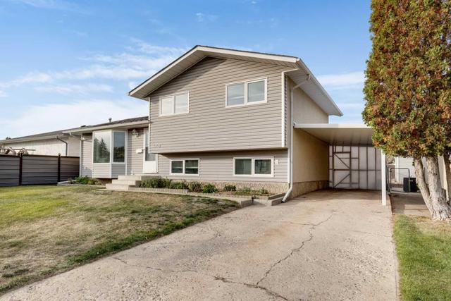 410 18 Street Ne, House detached with 4 bedrooms, 2 bathrooms and 3 parking in Medicine Hat AB | Image 2