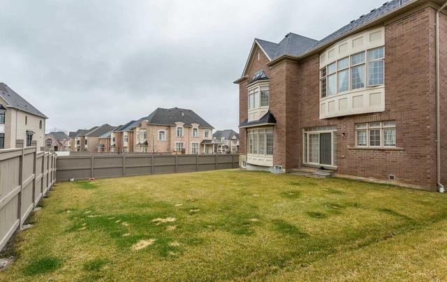 17 Royal West Dr, House detached with 4 bedrooms, 5 bathrooms and 4 parking in Brampton ON | Image 19