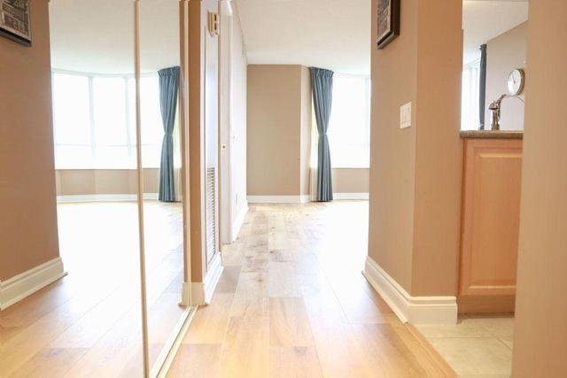 1827 - 15 Northtown Way, Condo with 2 bedrooms, 2 bathrooms and 1 parking in Toronto ON | Image 6