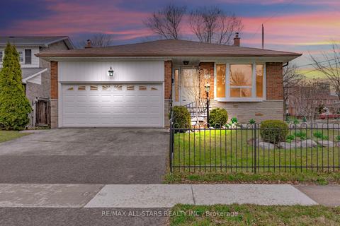 31 Wilkinson Dr, House detached with 3 bedrooms, 3 bathrooms and 4 parking in Toronto ON | Card Image