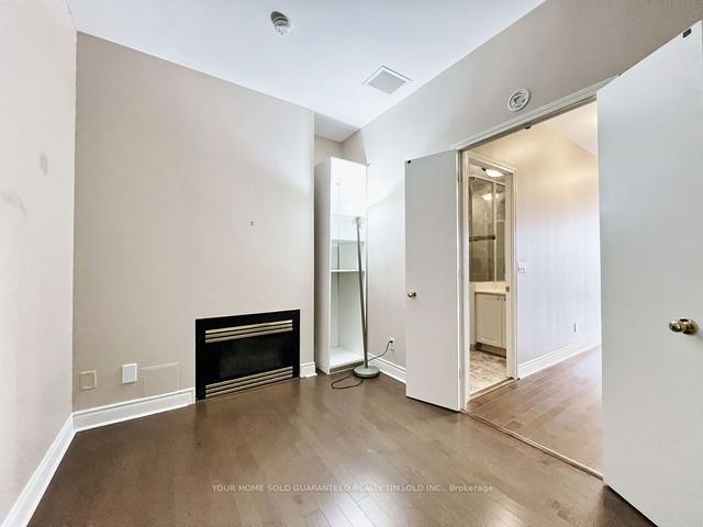 2201 - 7 King St E, Condo with 2 bedrooms, 2 bathrooms and 0 parking in Toronto ON | Image 3