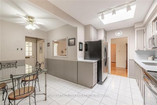 1378 Collingwood Ave, House detached with 2 bedrooms, 2 bathrooms and 4 parking in London ON | Image 2