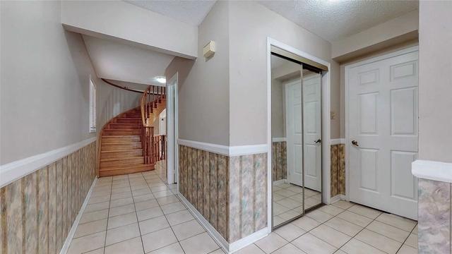 64 Cinrickbar Dr, House detached with 3 bedrooms, 4 bathrooms and 6 parking in Toronto ON | Image 6