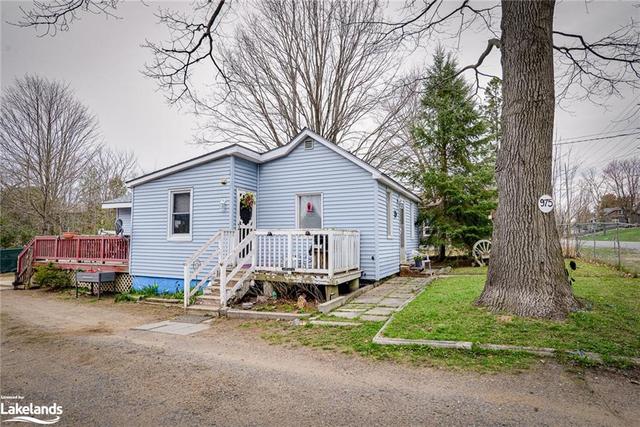 975 First Street S, House detached with 1 bedrooms, 1 bathrooms and 4 parking in Gravenhurst ON | Image 1