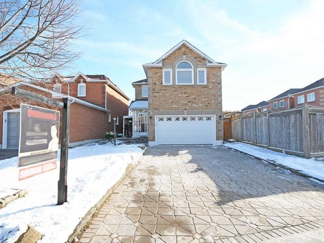 23 Ravenscliffe Crt, House detached with 4 bedrooms, 4 bathrooms and 6 parking in Brampton ON | Image 1