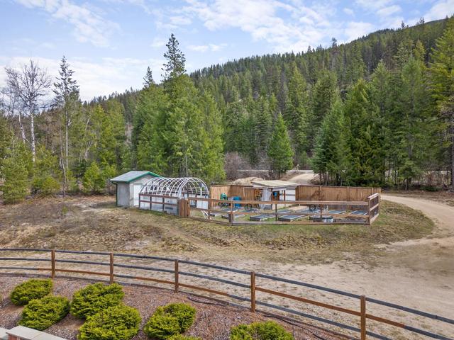 2550 Pass Creek Road, House detached with 3 bedrooms, 2 bathrooms and null parking in Central Kootenay I BC | Image 27