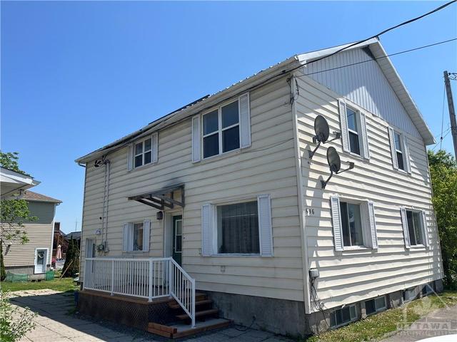 b - 696 Principale Street, Condo with 3 bedrooms, 1 bathrooms and 1 parking in Casselman ON | Image 1