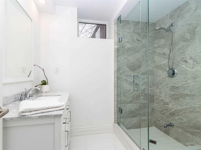 1356 Woodbine Ave, House detached with 2 bedrooms, 2 bathrooms and 5 parking in Toronto ON | Image 19
