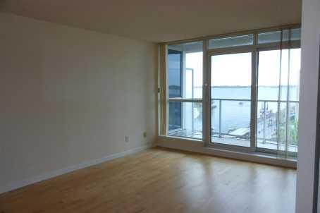 809 - 8 York St, Condo with 1 bedrooms, 2 bathrooms and 0 parking in Toronto ON | Image 4