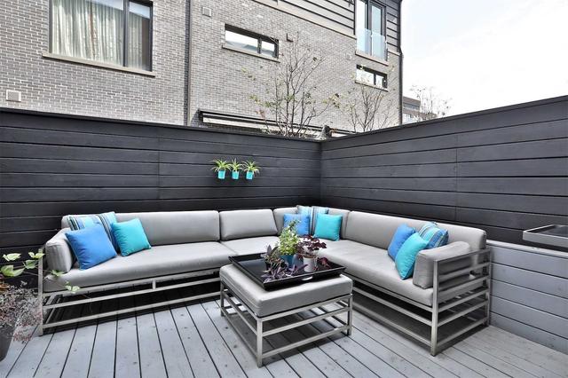 211 Claremont St, House attached with 3 bedrooms, 3 bathrooms and 1 parking in Toronto ON | Image 21