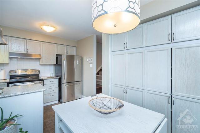 384 Briston Private, House attached with 2 bedrooms, 2 bathrooms and 1 parking in Ottawa ON | Image 14