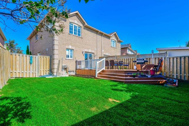 84 Twin Pines Cres, House semidetached with 3 bedrooms, 3 bathrooms and 4 parking in Brampton ON | Image 19