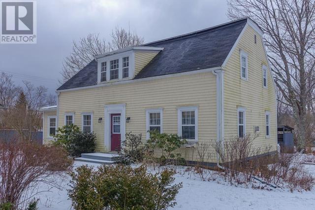 1036 King Street, House detached with 3 bedrooms, 1 bathrooms and null parking in Windsor NS | Image 4