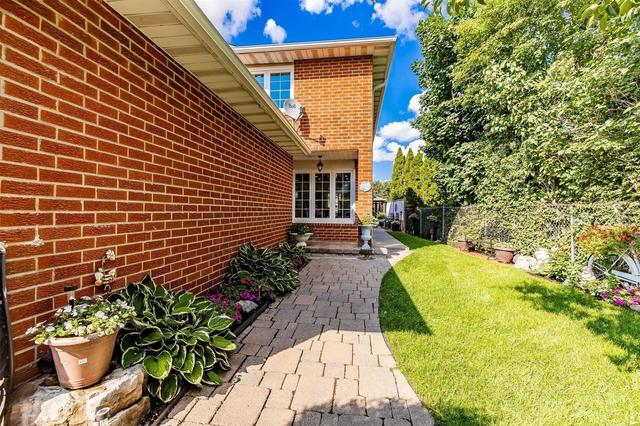 74 Maplehurst Sq, House semidetached with 3 bedrooms, 3 bathrooms and 3 parking in Brampton ON | Image 38