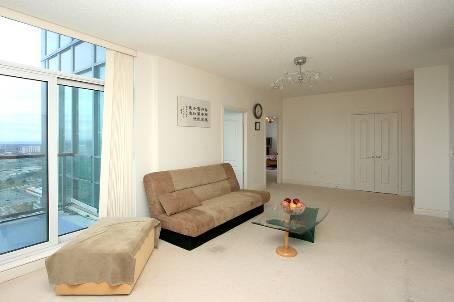 ph3806 - 60 Brian Harrison Way, Condo with 3 bedrooms, 2 bathrooms and 1 parking in Toronto ON | Image 1