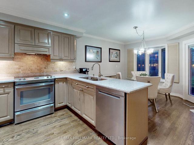 273 Mccaffrey Rd, House detached with 4 bedrooms, 4 bathrooms and 4 parking in Newmarket ON | Image 2