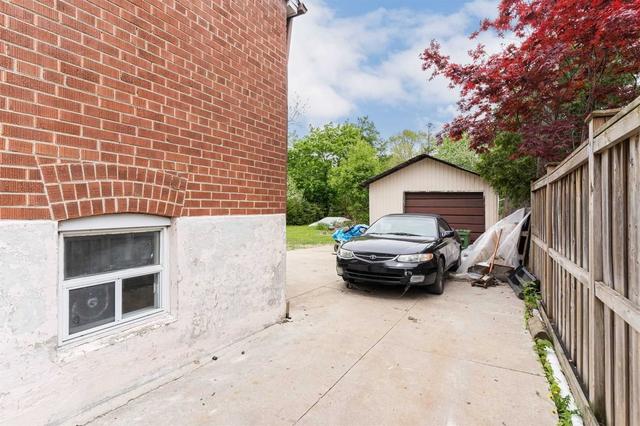 2220 Lawrence Ave W, House detached with 4 bedrooms, 2 bathrooms and 4 parking in Toronto ON | Image 16