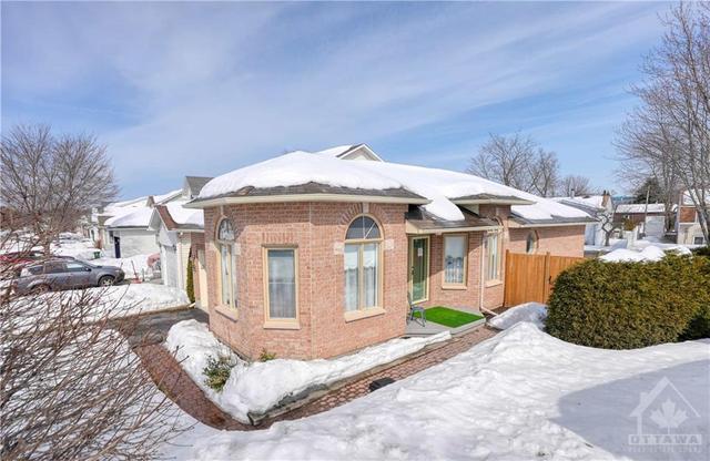 1221 Whiterock Street, House detached with 3 bedrooms, 2 bathrooms and 3 parking in Ottawa ON | Image 2