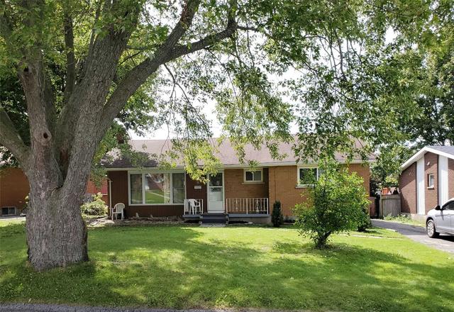 19 Cliff Cres, House detached with 3 bedrooms, 2 bathrooms and 3 parking in Kingston ON | Image 1