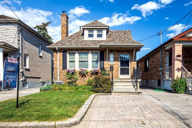 89 Bicknell Ave, House detached with 3 bedrooms, 1 bathrooms and 5 parking in Toronto ON | Image 1
