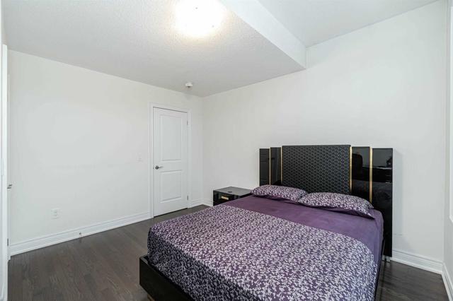 74 Villadown Tr, House semidetached with 3 bedrooms, 3 bathrooms and 3 parking in Brampton ON | Image 24