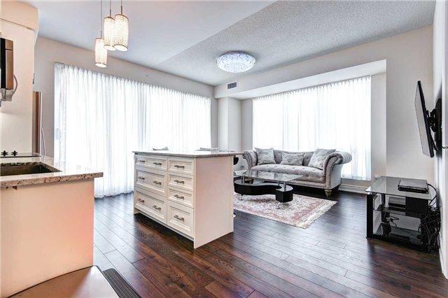 1002 - 9088 Yonge St, Condo with 2 bedrooms, 2 bathrooms and 1 parking in Richmond Hill ON | Image 2