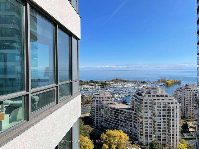 2402 - 2230 Lake Shore Blvd W, Condo with 2 bedrooms, 1 bathrooms and 1 parking in Toronto ON | Image 19