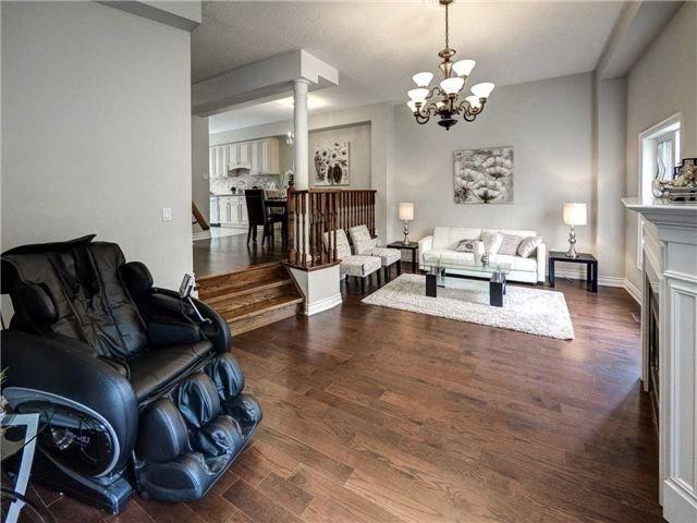 27 Michael Way, Townhouse with 4 bedrooms, 4 bathrooms and 1 parking in Markham ON | Image 6